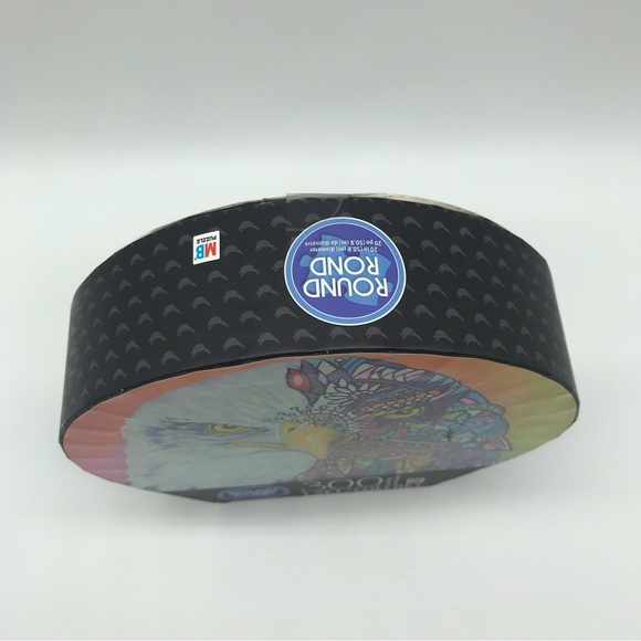 Round Eagle 2018 Hasbro Jigsaw Puzzle Game Toy Colorful Bird 300 PC 20 inch - Picture 3 of 10